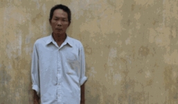 Nghịch tử nhậu say, xô mẹ ngã tử vong