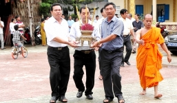 Đại gia Trầm Bê trả ơn người giúp mình thuở cơ hàn