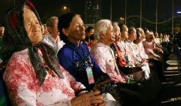 Tái giá vẫn được phong Mẹ Việt Nam Anh hùng?