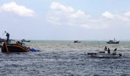 Bắt 5 thuyền viên dùng dao uy hiếp thuyền trưởng trên biển