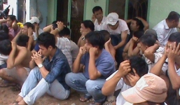 Bản tin 113 – sáng 14/10: Hàng chục trinh sát bao vây trường gà ở Sài Gòn…