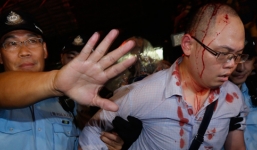 Giới chức Hong Kong bị tố thuê côn đồ giải tán người biểu tình