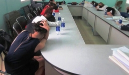 Hơn 100 cảnh sát phá ổ bán dâm cho 'Tây'