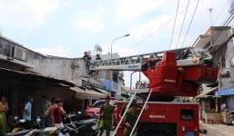 Cháy nhà khóa cửa bên trong, một người chết