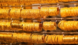 Hoa mắt đến thăm chợ vàng bán theo cân 