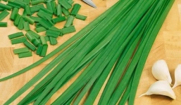 Những tác dụng tuyệt vời của lá hẹ 