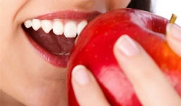 Những thủ phạm gây hại răng bạn không ngờ tới