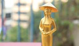 20/10: Đại gia chơi sang tặng quà “độc” gắn kim cương giá 45 triệu