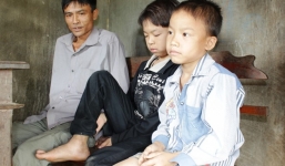 Rắn lục đuôi đỏ cắn 5 người trong một gia đình