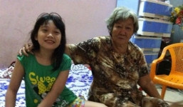 Rút ống thở để chuẩn bị hậu sự, bé 10 tuổi bất ngờ hồi sinh