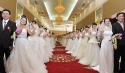 Cận cảnh đám cưới tập thể 100 cặp đôi tại TP.HCM