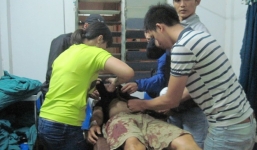 Phút thanh niên bị giang hồ chém đứt lìa bàn tay