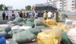 Sốc lô hàng Tàu lậu laptop giá 50 nghìn, xe đạp điện 400 nghìn