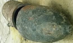 Dùng gạch đá đập mìn, 2 người trong cơn nguy kịch