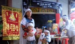 Bảo vệ vợ, chồng bị côn đồ chém tử vong ngay tại nhà