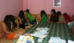 Gái mại dâm quá 'đát' tụ về dưới chân cầu Đắk Nông