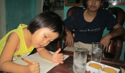 Cô bé 2 tuổi biết đọc, 3 tuổi biết làm toán ở Thanh Hoá