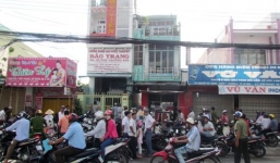 Vụ cướp thẩm mỹ viện: Vợ bác sĩ bị kề dao vào cổ, làm rách tai