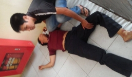 Hàng trăm người quây bệnh viện vì cháu bé 11 tuổi chết bất thường 