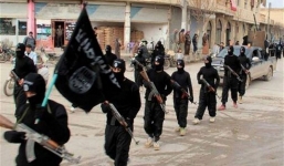 Bất chấp nguy hiểm, mẹ chiến binh IS liều mình đến Syria giải cứu con