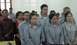 Nhóm 'cát tặc' biết là phạm pháp nhưng vẫn 'hồn nhiên' hút cát