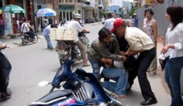 Đi cướp để lấy tiền khám bệnh cho con