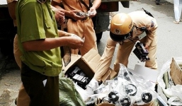 Bắt giữ vụ vận chuyển hàng trăm sản phẩm đồ chơi tình dục