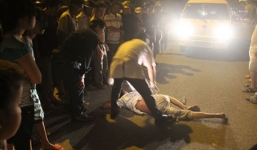 Đổi tiền lẻ không được, nhóm thanh niên đánh hội đồng tử vong một người