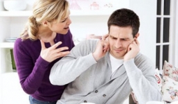 Chồng nhất quyết xin ly hôn vì vợ… quá dữ