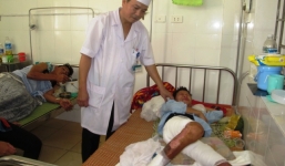 Mẹ nhẫn tâm đẩy con trai vào đống lửa gây bỏng 40\%