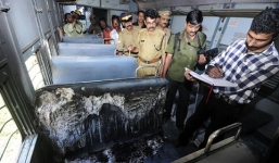 Một phụ nữ bị thiêu sống khi đang ngồi trên tàu hỏa