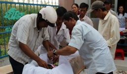 Người cha cắt tay tự tử bên xác con trai 3 tuổi đã tỉnh