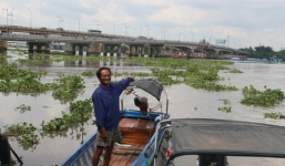 Cứu sống nam thanh niên nhảy cầu Bình triệu tự tử