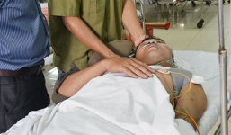 Nổ mìn, bị đá ở mỏ bay trúng cổ, người đàn ông ngất xỉu tại chỗ