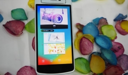 Oppo N1 Mini nhỏ gọn phù hợp với nữ giới thích selfie