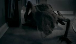 Thầy hiệu trưởng có tiếng cười rùng rợn đóng phim ma