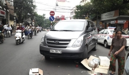 Đi qua đường, một phụ nữ bị xe cán tử vong