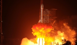 Trung Quốc phóng tàu vũ trụ thám hiểm mặt trăng