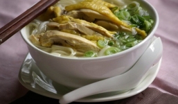 Bí quyết nấu phở gà tại nhà đơn giản, ngon ngọt