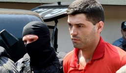 Kẻ giết người hàng loạt yêu cầu cảnh sát cho phép giết bạn tù