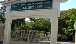 Hiệu trưởng trường chuyên 'mất việc' vì tố cáo Giám đốc Sở