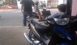 Mất gần trăm triệu với thầy bói đi mô tô khủng