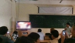 Thầy giáo chiếu phim khiêu dâm hay kinh điển cho sinh viên xem?