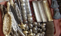 Thực hư khối vàng 300 tỷ trấn yểm mộ nhà đại gia