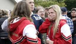 Thất tình, Nam sinh xả súng khiến 2 bạn học thiệt mạng