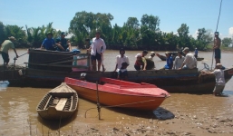 Vớt được thi thể đầu tiên trong vụ chìm xuồng tại Bến Tre