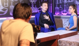 Kenny Sang khoe chi 2 tỉ làm MV, tặng 16 Iphone 6 cho toàn ekip