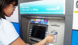 Để máy ATM hết tiền, ngân hàng sẽ bị phạt