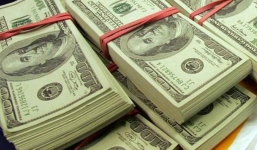 Nuốt 70.000 USD vào bụng để qua cửa an ninh sân bay