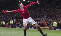 Ghi bàn cứu M.U, Van Persie vẫn bị HLV Van Gaal mắng là “ngu ngốc”